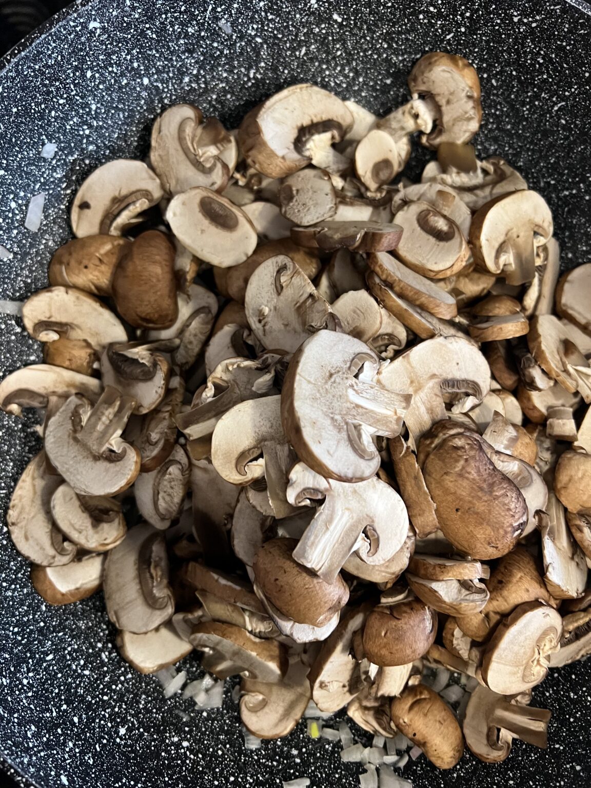 Faire revenir oignons et ail